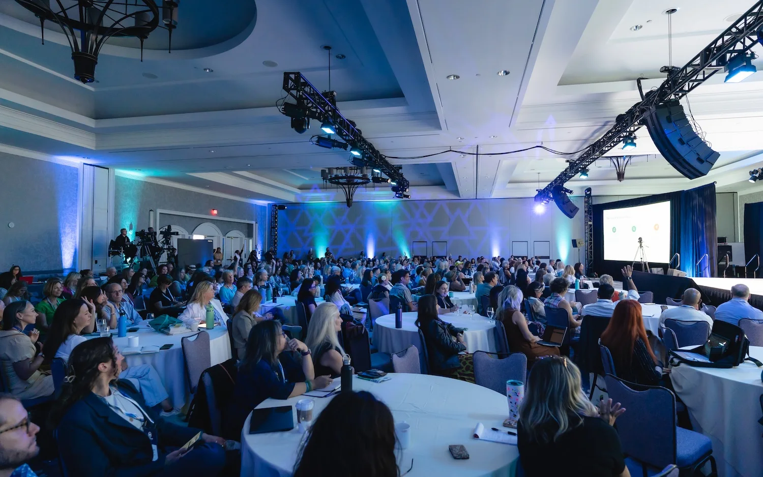 A full conference room at the Mindshare Summit